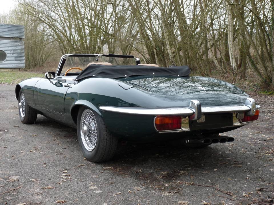 Immagine 28/28 di Jaguar E-Type V12 (1972)
