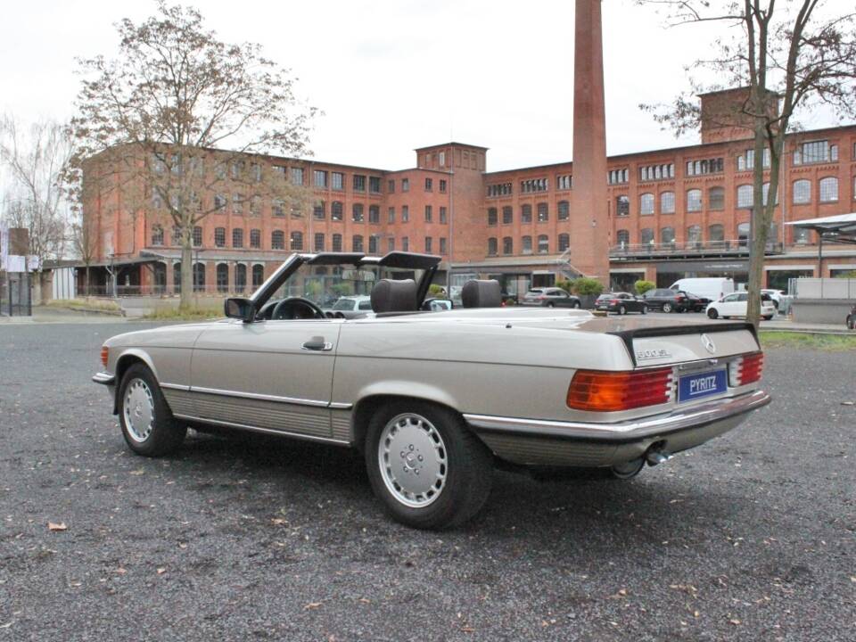 Image 29/29 of Mercedes-Benz 500 SL (1986)