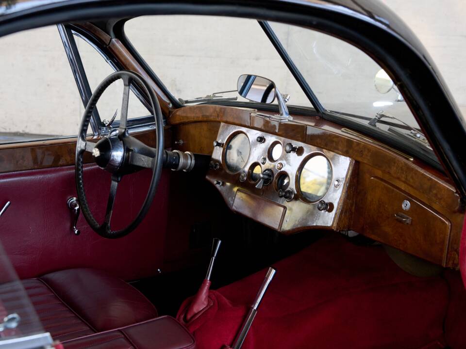 Image 34/48 of Jaguar XK 120 FHC (1954)