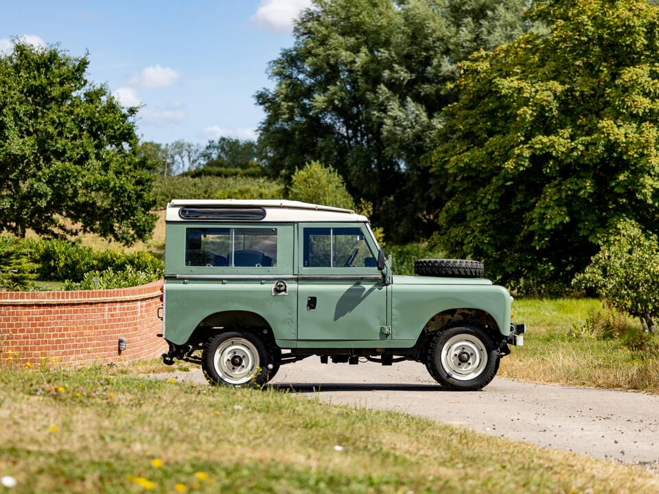 Image 21/50 of Land Rover 88 (1978)