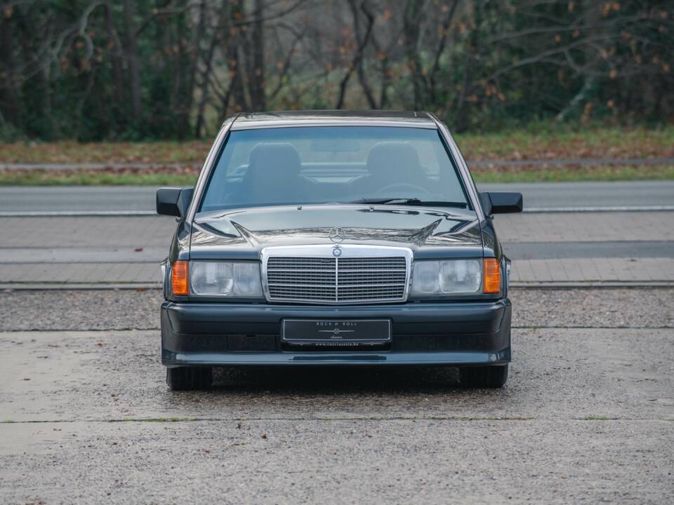 Bild 2/32 von Mercedes-Benz 190 E 2.5-16V (1992)