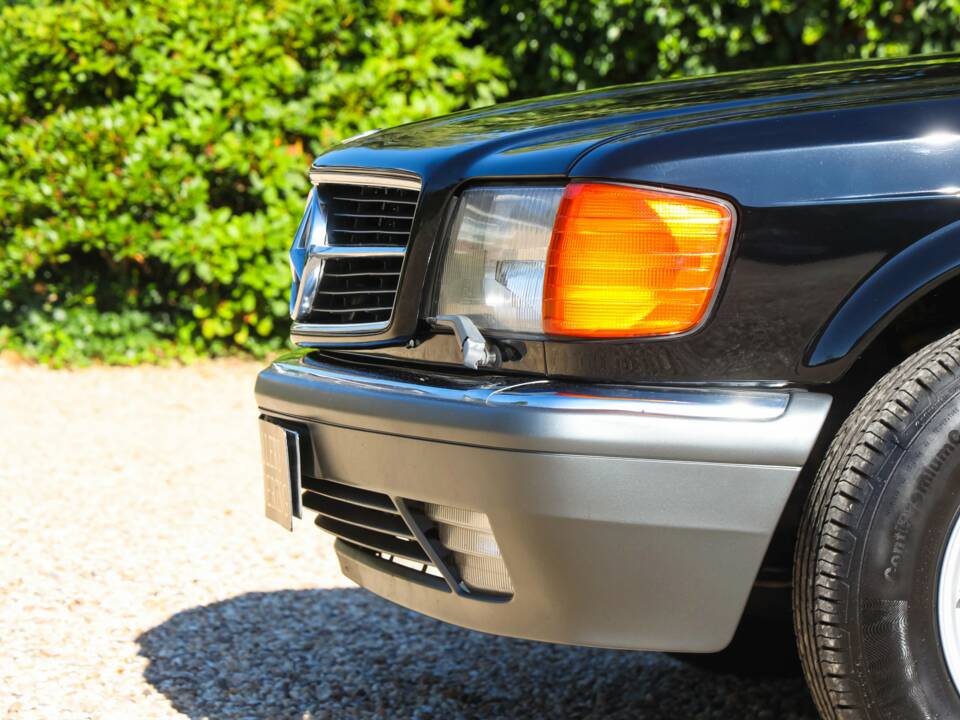 Bild 10/50 von Mercedes-Benz 560 SEC (1987)