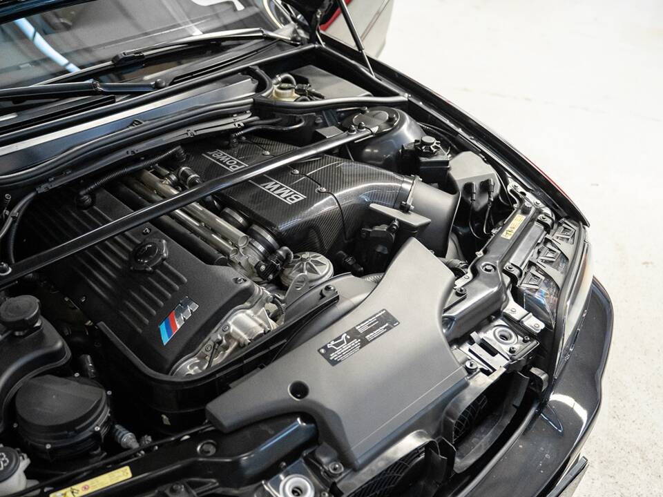Imagen 50/50 de BMW M3 CSL (2004)