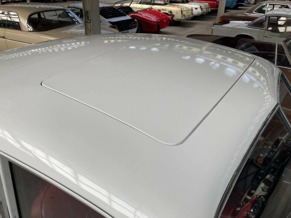 Image 28/38 of Jaguar Mk VII (1952)