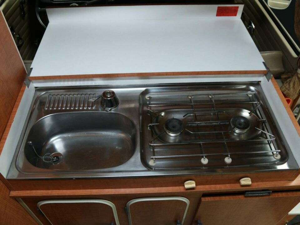 Immagine 35/50 di Volkswagen T2a Westfalia (1969)