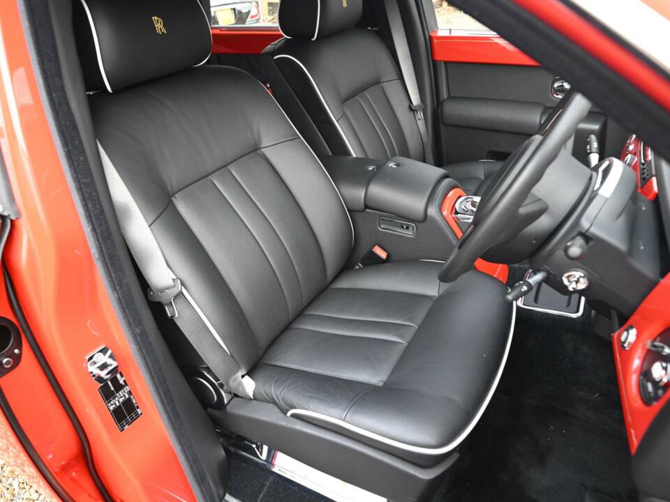 Image 34/50 of Rolls-Royce Phantom VII (2016)
