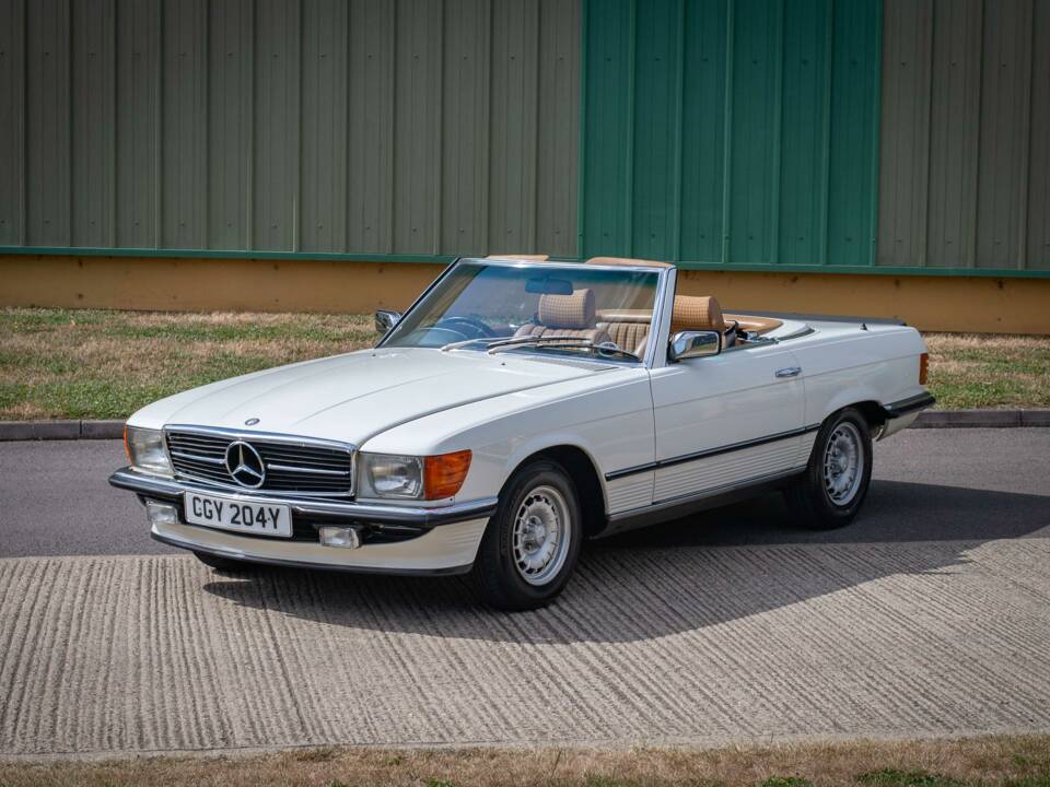 Bild 8/26 von Mercedes-Benz 280 SL (1982)