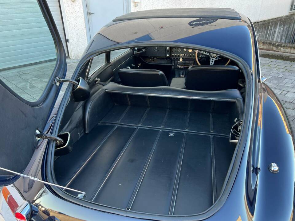 Image 14/33 of Jaguar E-Type 4.2 (1966)