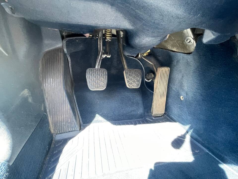 Image 28/57 of Mercedes-Benz 190 D 2.5 (1992)