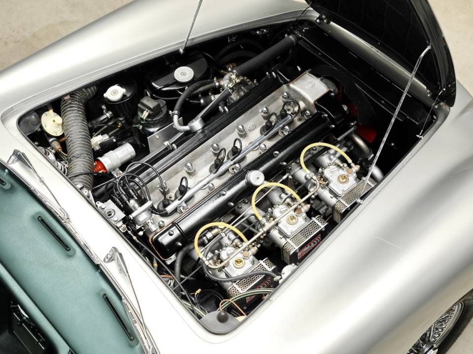 Bild 24/24 von Aston Martin DB 6 Vantage Volante (1967)