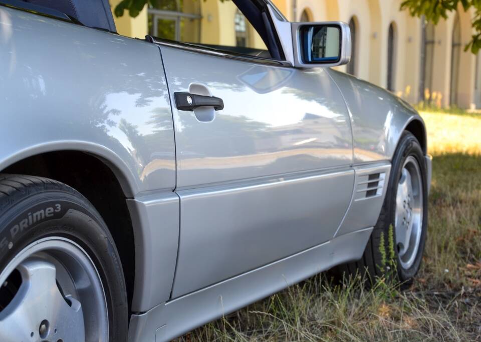 Imagen 33/50 de Mercedes-Benz 300 SL (1991)