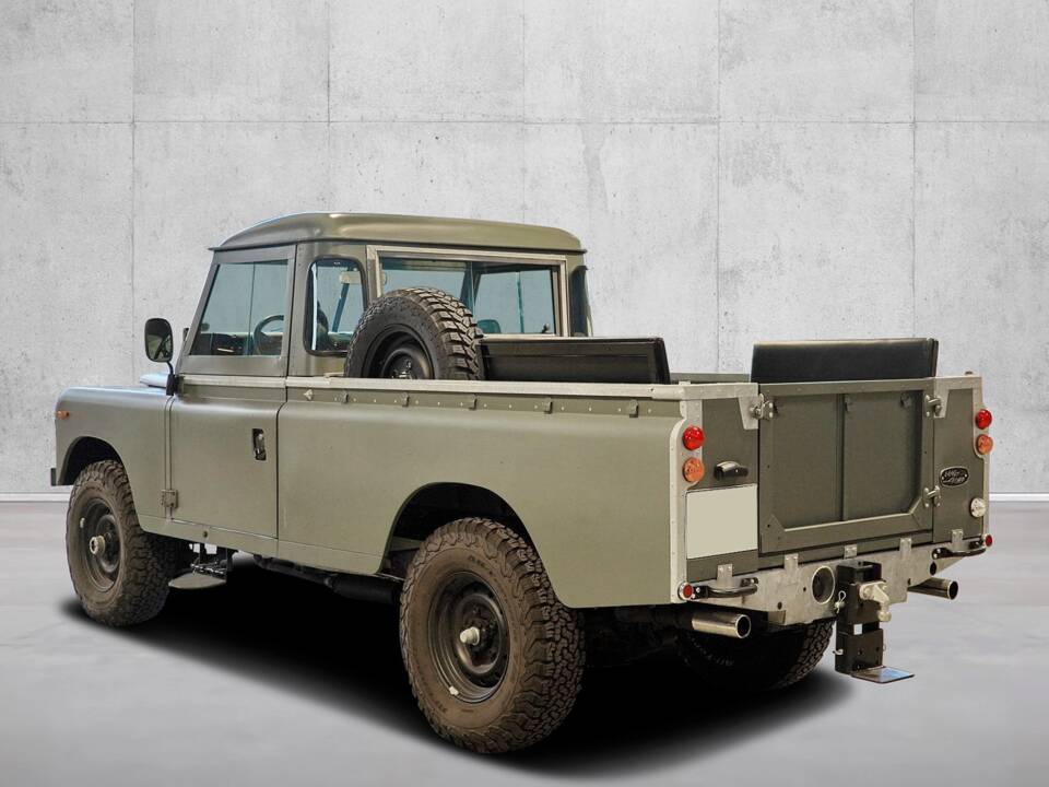 Bild 3/49 von Land Rover 109 (1982)