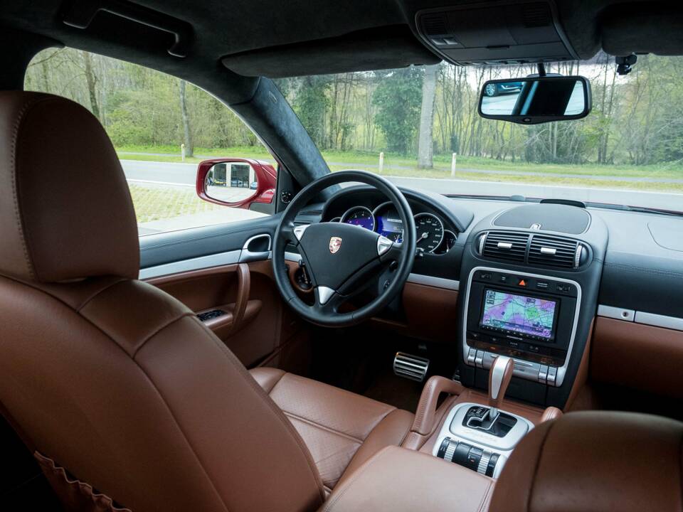 Image 22/45 of Porsche Cayenne Turbo (2009)