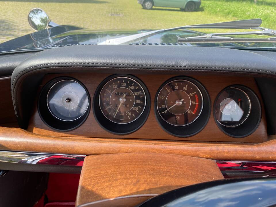 Image 58/79 of BMW 2000 CS (1969)