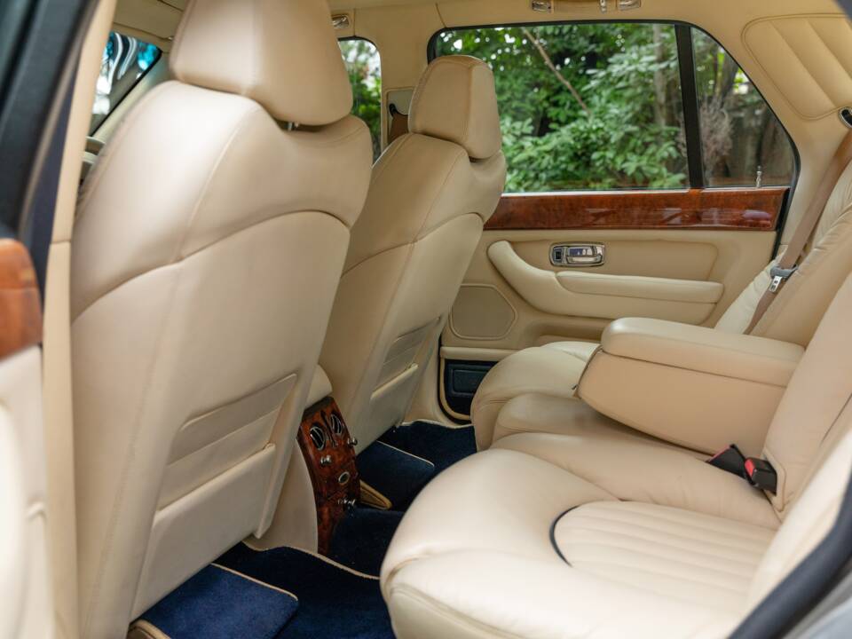 Image 9/50 of Bentley Arnage Green Label (1999)