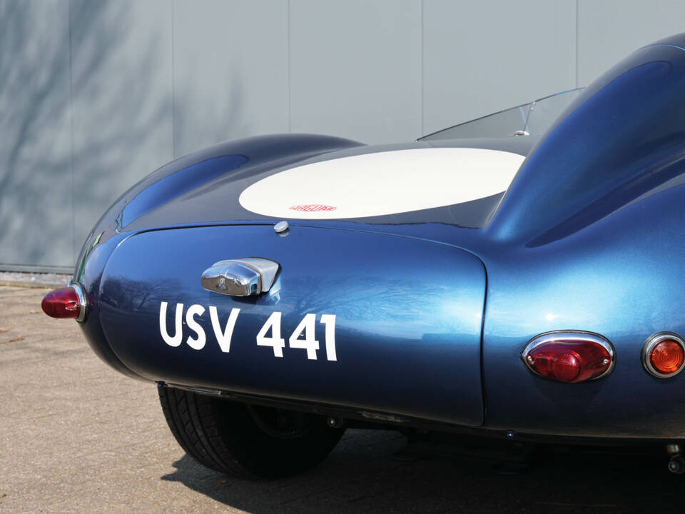 Image 46/60 of Jaguar D-Type (1967)
