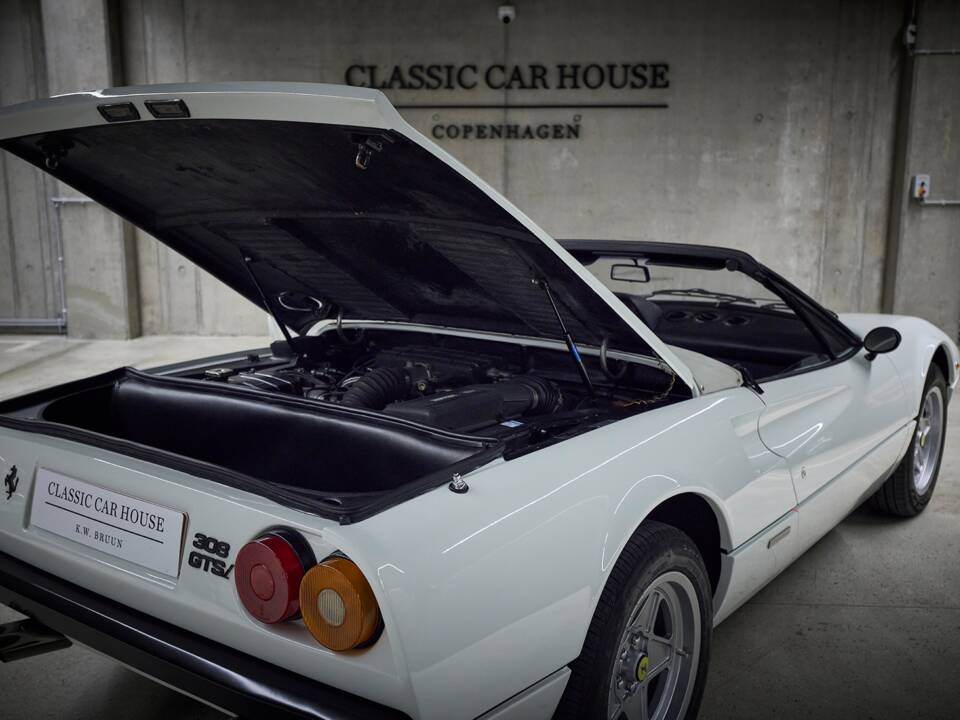 Bild 70/86 von Ferrari 308 GTSi (1982)