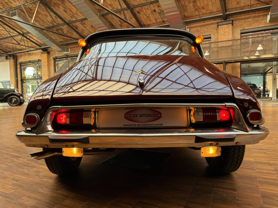 Afbeelding 12/37 van Citroën DS 21 Pallas (1967)