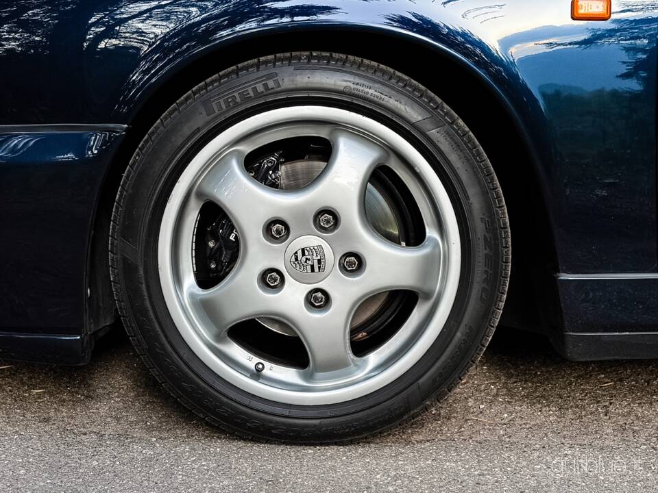 Image 28/42 of Porsche 911 Carrera 2 (1991)