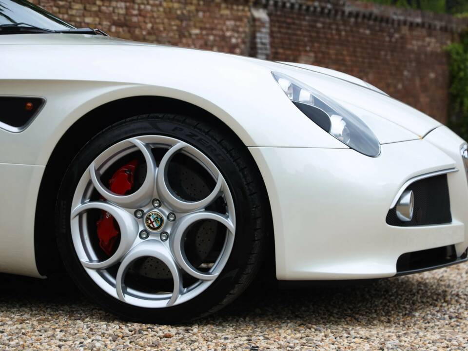 Obraz 19/50 pojazdu Alfa Romeo 8C Spider (2009)