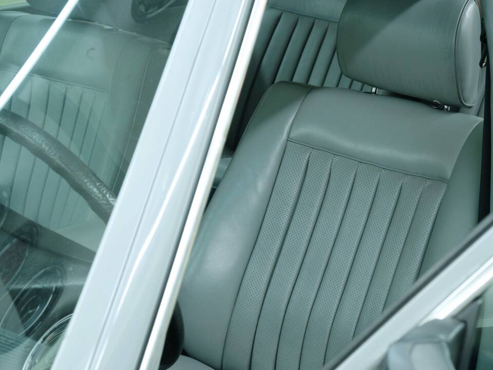 Bild 37/50 von Mercedes-Benz 300 SEL (1986)