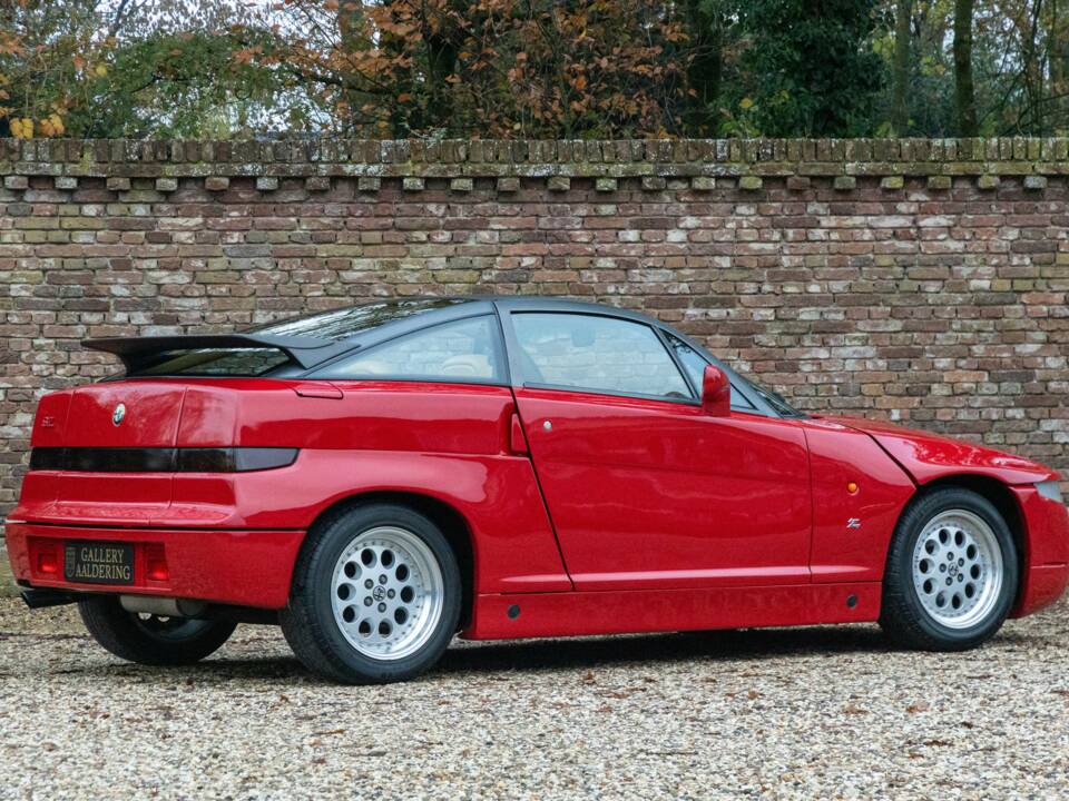 Image 32/50 of Alfa Romeo SZ (1991)