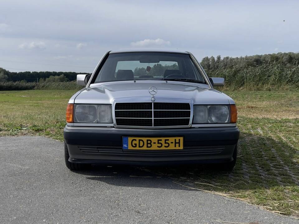 Afbeelding 7/8 van Mercedes-Benz 190 E (1993)