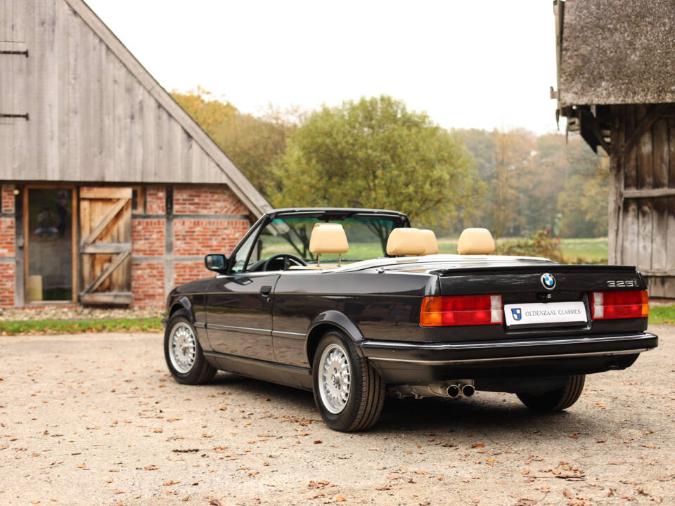 Image 3/71 of BMW 325i (1986)