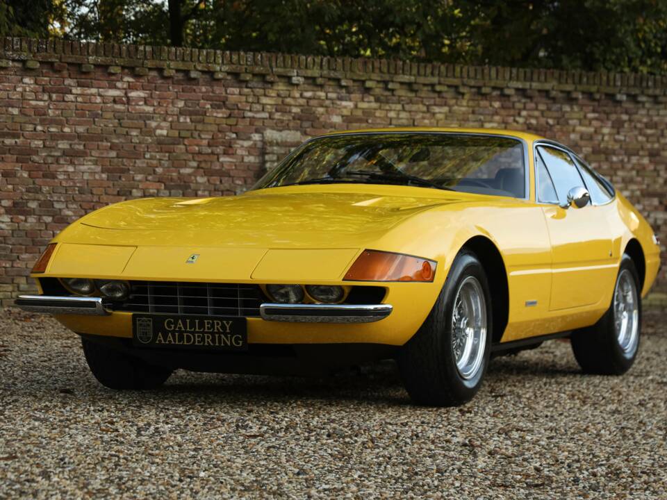 Image 29/50 of Ferrari 365 GTB/4 Daytona (1973)