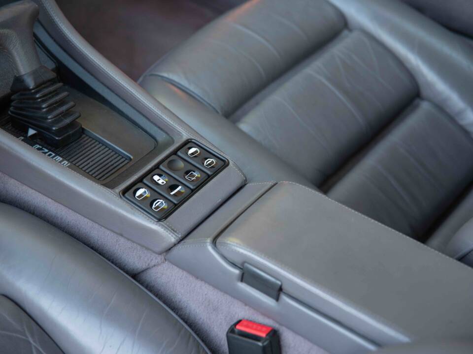 Image 40/63 of Porsche 928 GTS (1994)