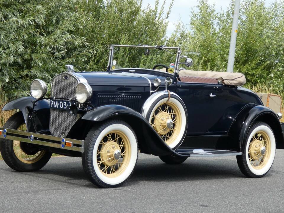 Image 2/19 of Ford Model A De Luxe (1930)