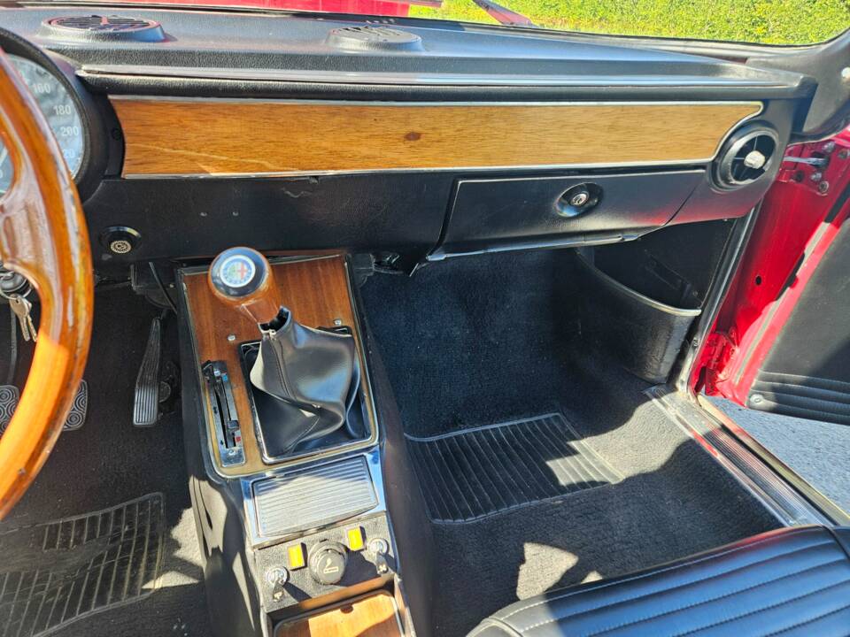 Immagine 7/7 di Alfa Romeo Giulia 1600 GT Junior (1974)