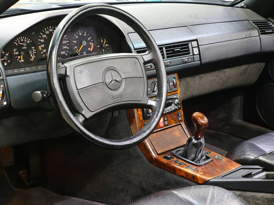 Image 16/24 de Mercedes-Benz 300 SL-24 (1993)