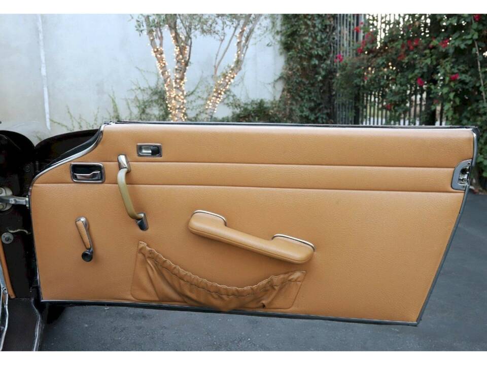 Immagine 27/36 di Mercedes-Benz 280 SL (1969)