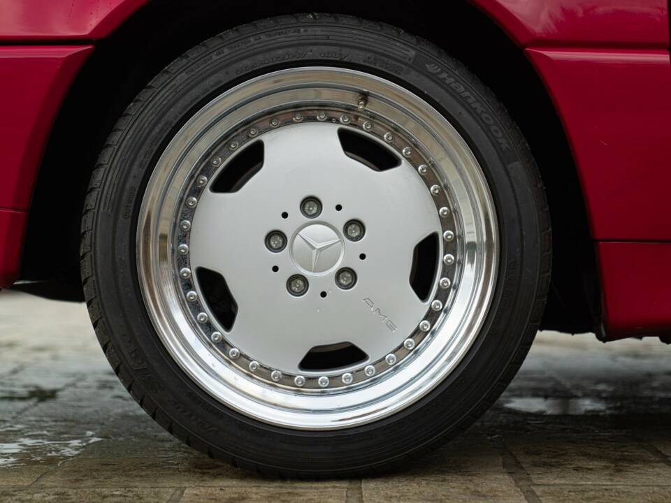 Image 29/50 of Mercedes-Benz SL 600 (1994)