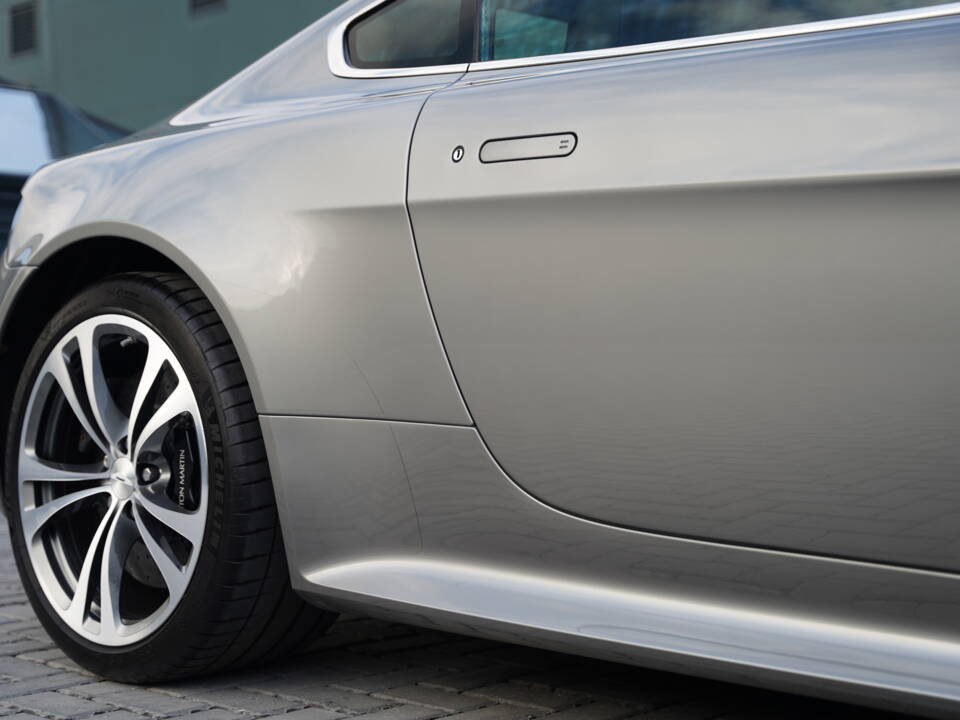 Imagen 45/50 de Aston Martin V12 Vantage (2012)