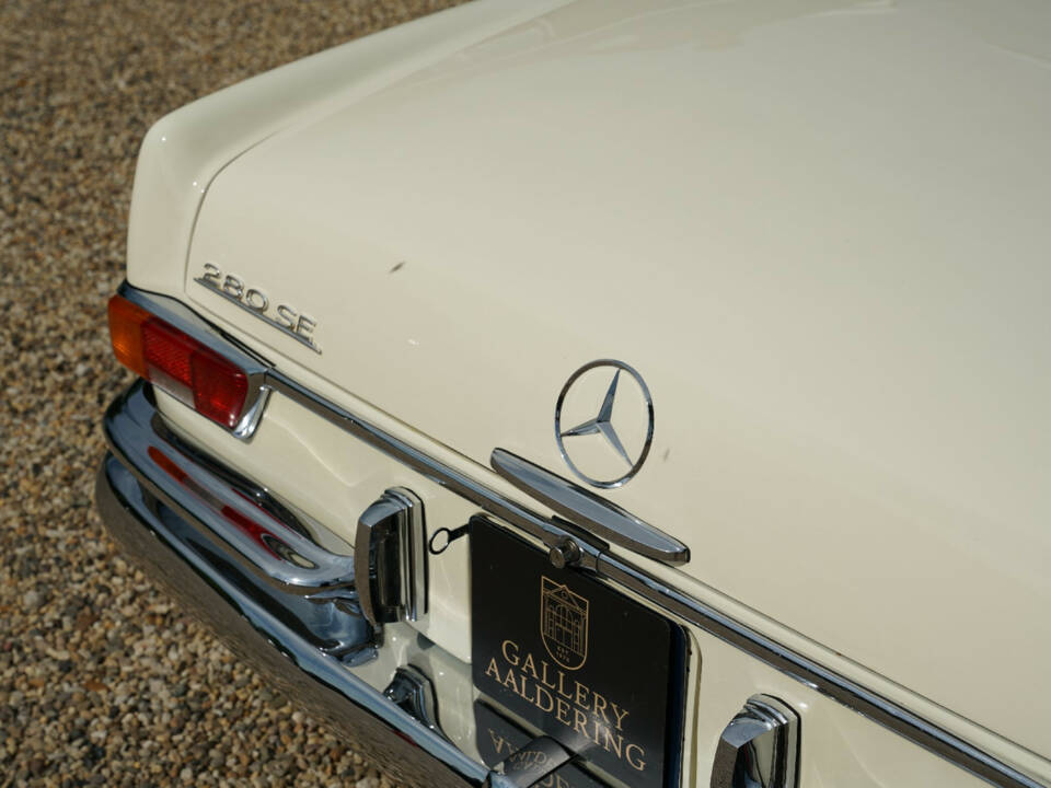 Image 47/50 of Mercedes-Benz 280 SE (1968)