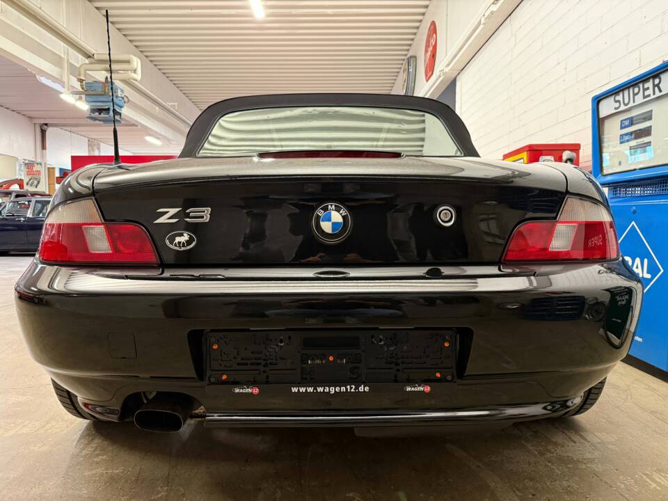 Image 13/19 of BMW Z3 1.9i (2001)