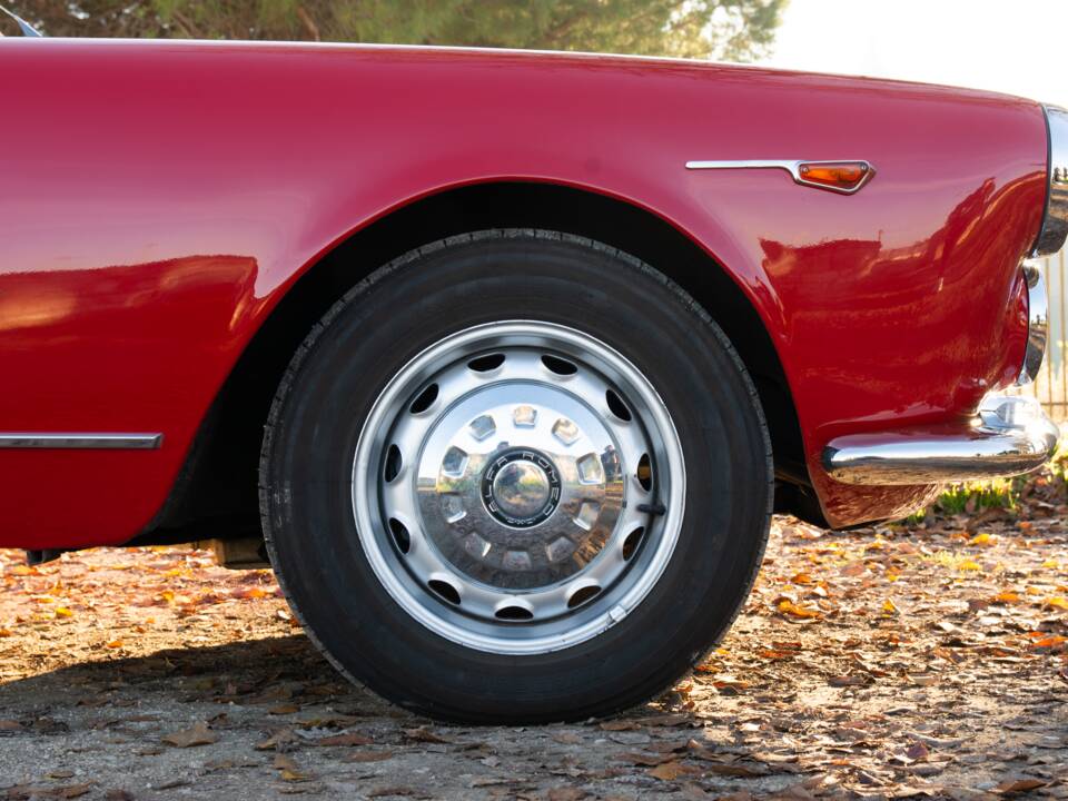 Immagine 30/94 di Alfa Romeo 2600 Spider (1964)
