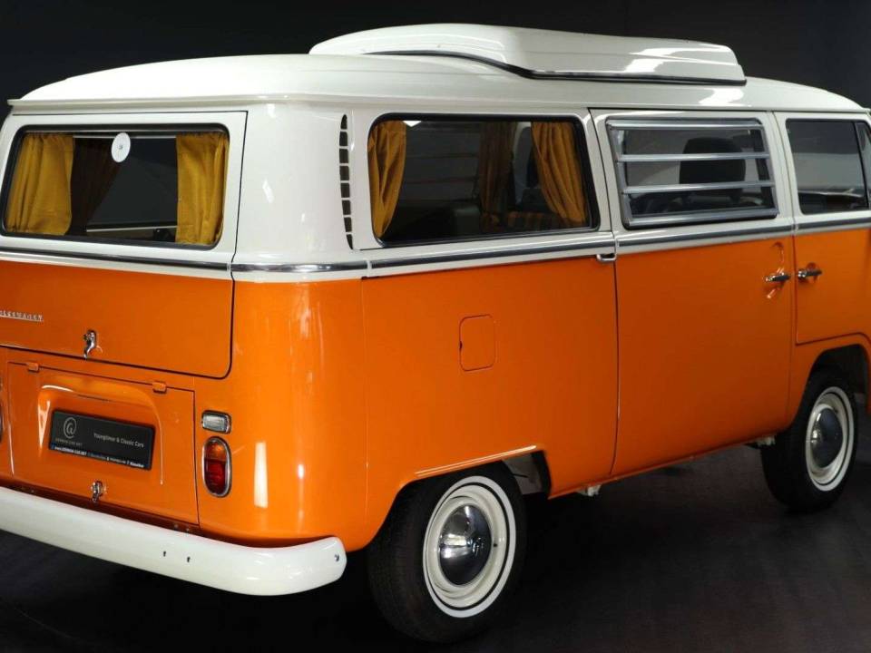 Imagen 2/30 de Volkswagen T2a Kombi (1969)