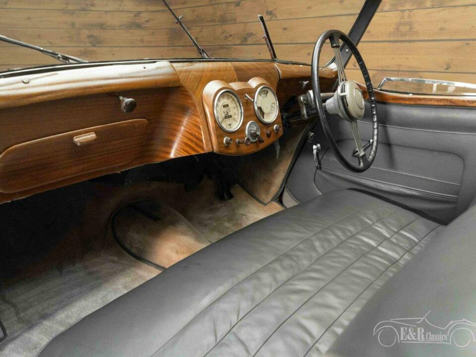 Image 16/19 of Triumph 1800 Roadster (1947)