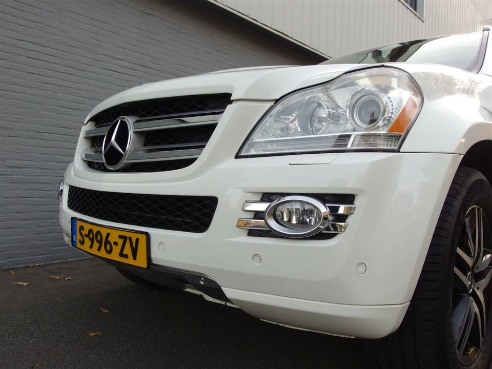 Bild 11/98 von Mercedes-Benz GL 450 4MATIC (2007)