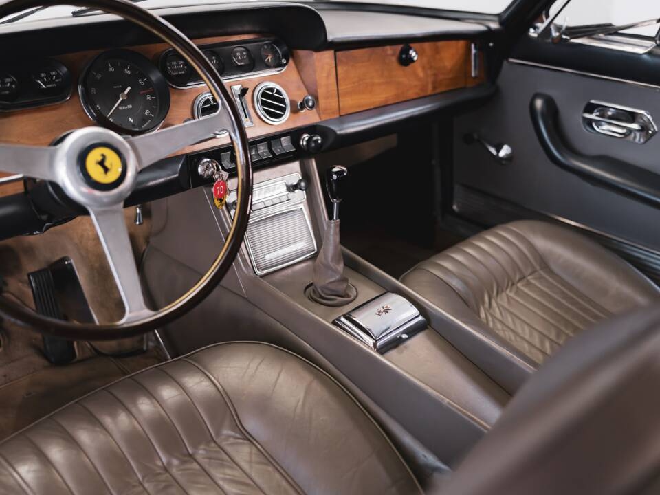 Image 92/100 of Ferrari 330 GT 2+2 (1965)
