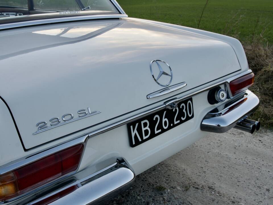 Image 10/20 of Mercedes-Benz 230 SL (1964)