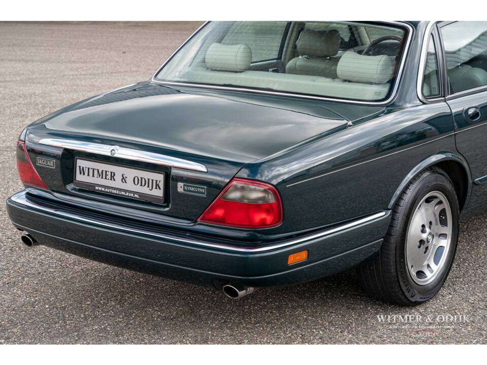Bild 17/34 von Jaguar XJ6 3.2 Executive (1997)