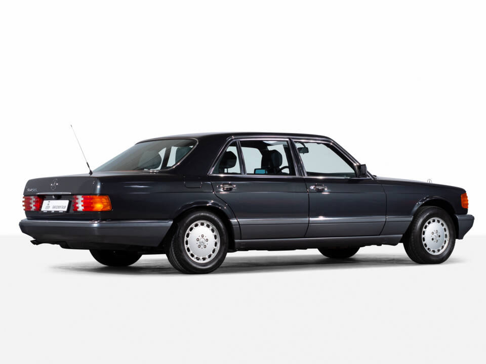Image 23/52 of Mercedes-Benz 560 SEL (1988)