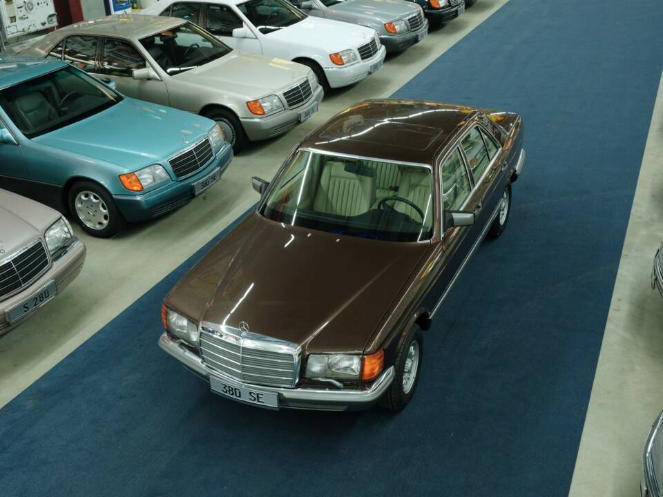 Bild 4/50 von Mercedes-Benz 380 SE (1984)