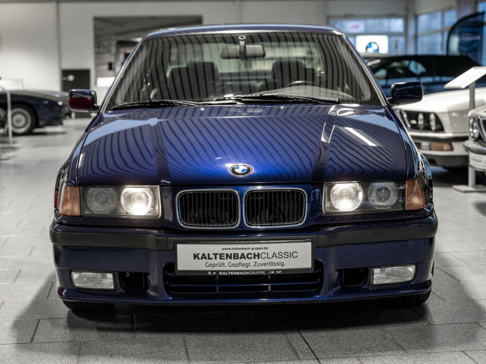 Image 3/21 de BMW 328i (1995)