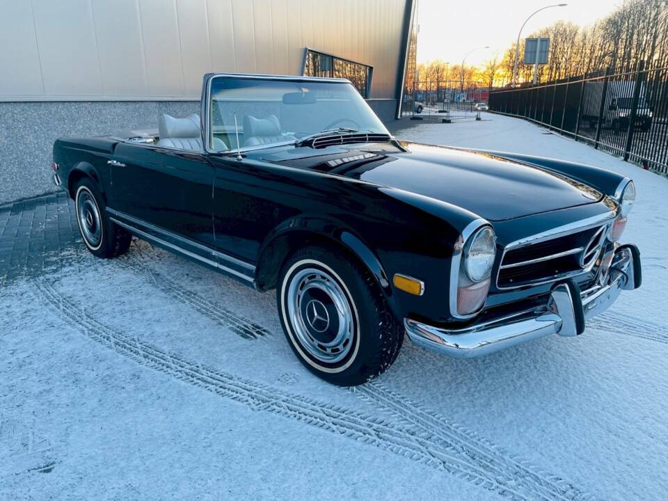 Immagine 5/34 di Mercedes-Benz 280 SL (1970)