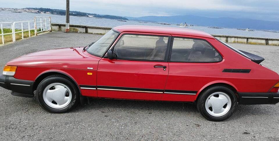 Bild 5/8 von Saab 900 SE 2.0i 16V (1990)